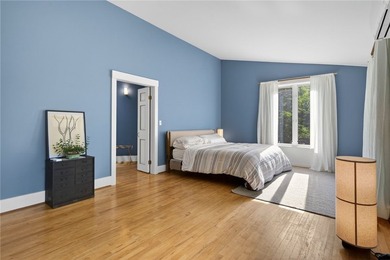 Welcome to your dream retreat, a captivating 3-bedroom - photo 25