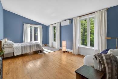 Welcome to your dream retreat, a captivating 3-bedroom - photo 26