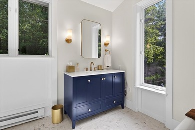 Welcome to your dream retreat, a captivating 3-bedroom - photo 31