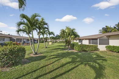 Welcome home to this inviting residence featuring tile floors & - photo 31