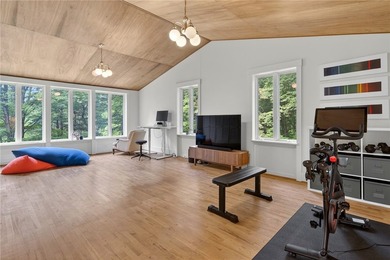 Welcome to your dream retreat, a captivating 3-bedroom - photo 33