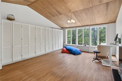Welcome to your dream retreat, a captivating 3-bedroom - photo 35