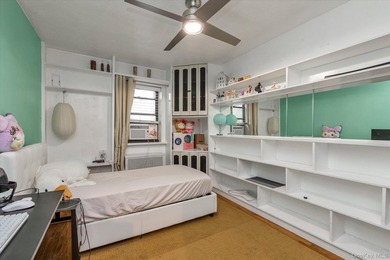 Move right into this beautifully renovated, pet-friendly - photo 8