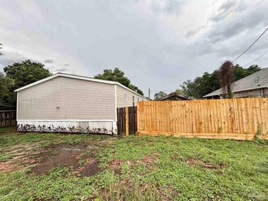 Welcome to 1816 St. Mary Drive in Gulf Breeze! This updated 4 - photo 3