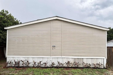 Welcome to 1816 St. Mary Drive in Gulf Breeze! This updated 4 - photo 4