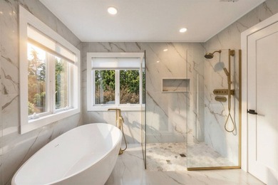 Searching for the perfect Hamptons retreat? Your search may end - photo 18