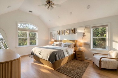 Searching for the perfect Hamptons retreat? Your search may end - photo 19