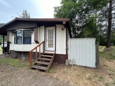 Affordable riverfront living, perfect for fishermen, this one - photo 3