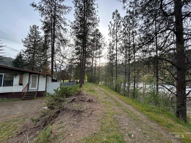 Affordable riverfront living, perfect for fishermen, this one - photo 5