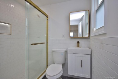 Turnkey comfort, modern conveniences, and low-maintenance living - photo 7
