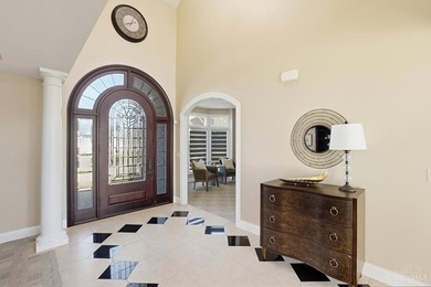 Enjoy exceptional flexibility & space in this thoughtfully - photo 2