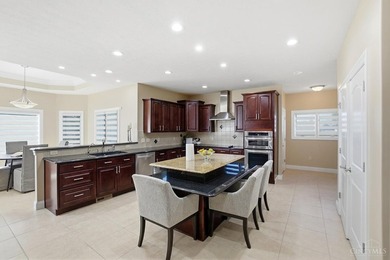 Enjoy exceptional flexibility & space in this thoughtfully - photo 7
