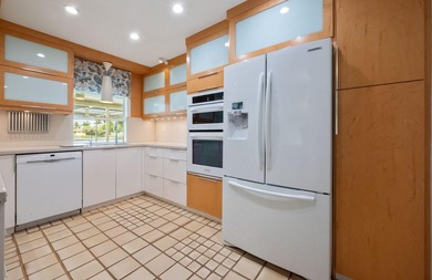 RARELY AVAILABLE IN BONAVENTURE LAKES! This exceptional - photo 22
