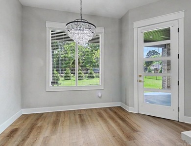 Move-in ready 4BR/3BA home in the gated Arlington Park community - photo 19