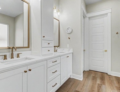 Move-in ready 4BR/3BA home in the gated Arlington Park community - photo 23