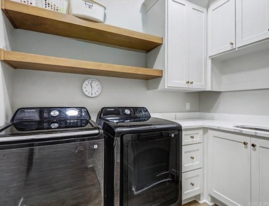 Move-in ready 4BR/3BA home in the gated Arlington Park community - photo 33