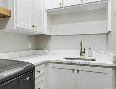 Move-in ready 4BR/3BA home in the gated Arlington Park community - photo 34