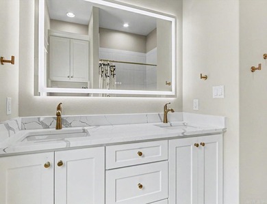 Move-in ready 4BR/3BA home in the gated Arlington Park community - photo 38