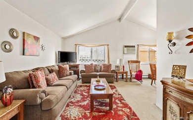 Welcome to this charming and well-maintained 4 bedroom ranch - photo 4