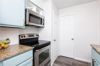 Fresh and move-in ready, this southside condo might be the right - photo 12