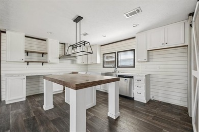 Charming mobile home on just under 4 acres with beautiful - photo 14