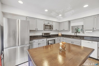 Welcome to this beautifully remodeled, turnkey second-floor - photo 15