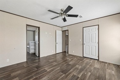 Charming mobile home on just under 4 acres with beautiful - photo 17