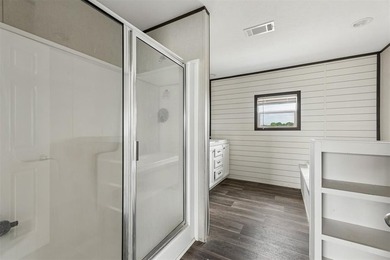 Charming mobile home on just under 4 acres with beautiful - photo 18