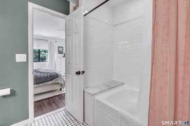 Welcome to this beautifully remodeled, turnkey second-floor - photo 28