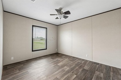 Charming mobile home on just under 4 acres with beautiful - photo 32