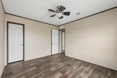 Charming mobile home on just under 4 acres with beautiful - photo 33