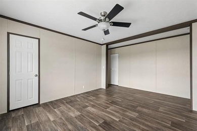 Charming mobile home on just under 4 acres with beautiful - photo 36