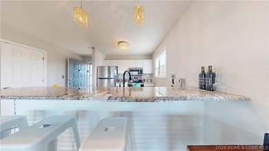 LAKE OF THE OZARKS - Panoramic Main Channel Views - Top-Floor - photo 8