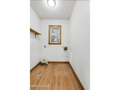 This is the deal of the Summer! 3 bedroom, 2.5 baths with a 2 - photo 13