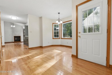 This is the deal of the Summer! 3 bedroom, 2.5 baths with a 2 - photo 14