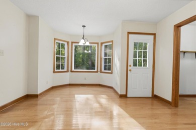 This is the deal of the Summer! 3 bedroom, 2.5 baths with a 2 - photo 15