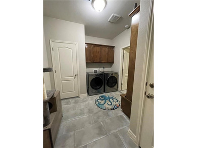 This Exquisite 4 Bed 3 full bath OPEN FLOOR PLAN is perfect to - photo 16