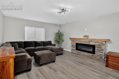 This mature 0.28-acre Pine Creek property offers a thoughtfully - photo 17