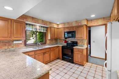 Rare opportunity to own an exceptional waterfront property - photo 18