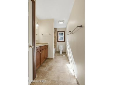 This is the deal of the Summer! 3 bedroom, 2.5 baths with a 2 - photo 19