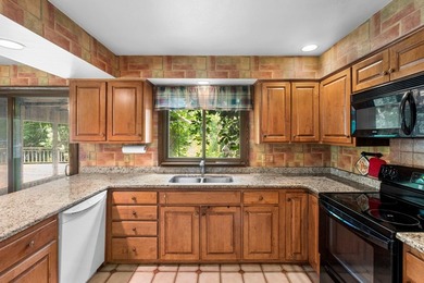 Rare opportunity to own an exceptional waterfront property - photo 19