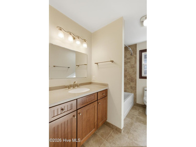 This is the deal of the Summer! 3 bedroom, 2.5 baths with a 2 - photo 20