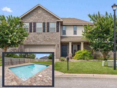 *HUGE OVERSIZE LOT, SALTWATER GUNITE POOL* Welcome to this - photo 1