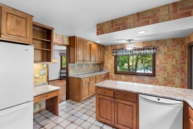 Rare opportunity to own an exceptional waterfront property - photo 21