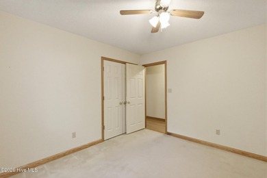 This is the deal of the Summer! 3 bedroom, 2.5 baths with a 2 - photo 23