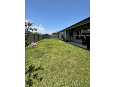 This Exquisite 4 Bed 3 full bath OPEN FLOOR PLAN is perfect to - photo 25