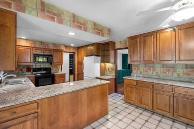 Rare opportunity to own an exceptional waterfront property - photo 25