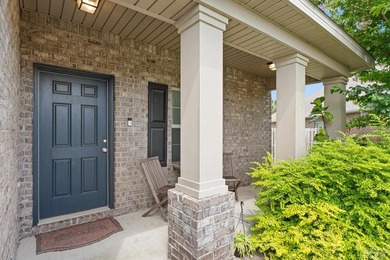 *HUGE OVERSIZE LOT, SALTWATER GUNITE POOL* Welcome to this - photo 6