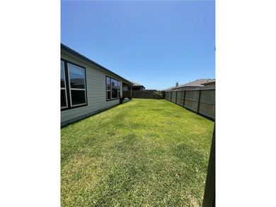 This Exquisite 4 Bed 3 full bath OPEN FLOOR PLAN is perfect to - photo 27