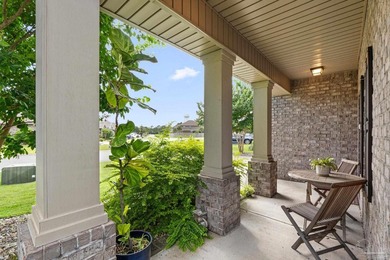 *HUGE OVERSIZE LOT, SALTWATER GUNITE POOL* Welcome to this - photo 7